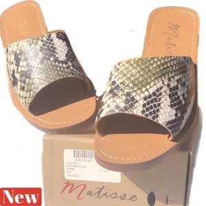 🆕 Matisse snakeskin pattern sandals size 6